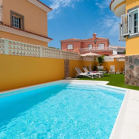 Vila Comoda Sonnenland Spacious Luxury Private Heated Pool Stunning Terrace Views Perfect Family Getaway *